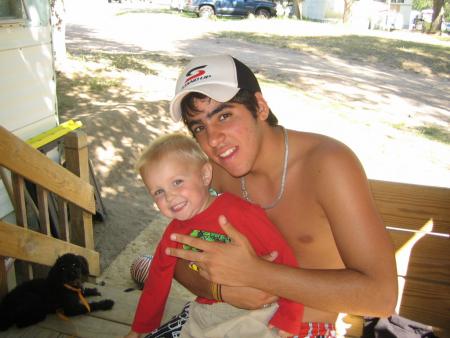 gabriel et une petit mec (le chien de mon ancienne famille)